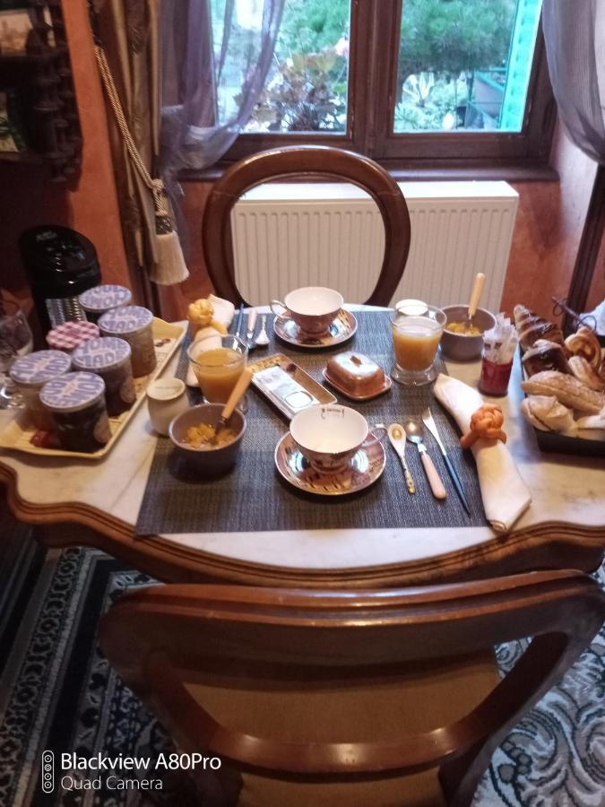 Chambre Bounty, B&B, Cuisine Privee, Lit Queen Size, Terrasse, Parking, Garage Olliergues 外观 照片