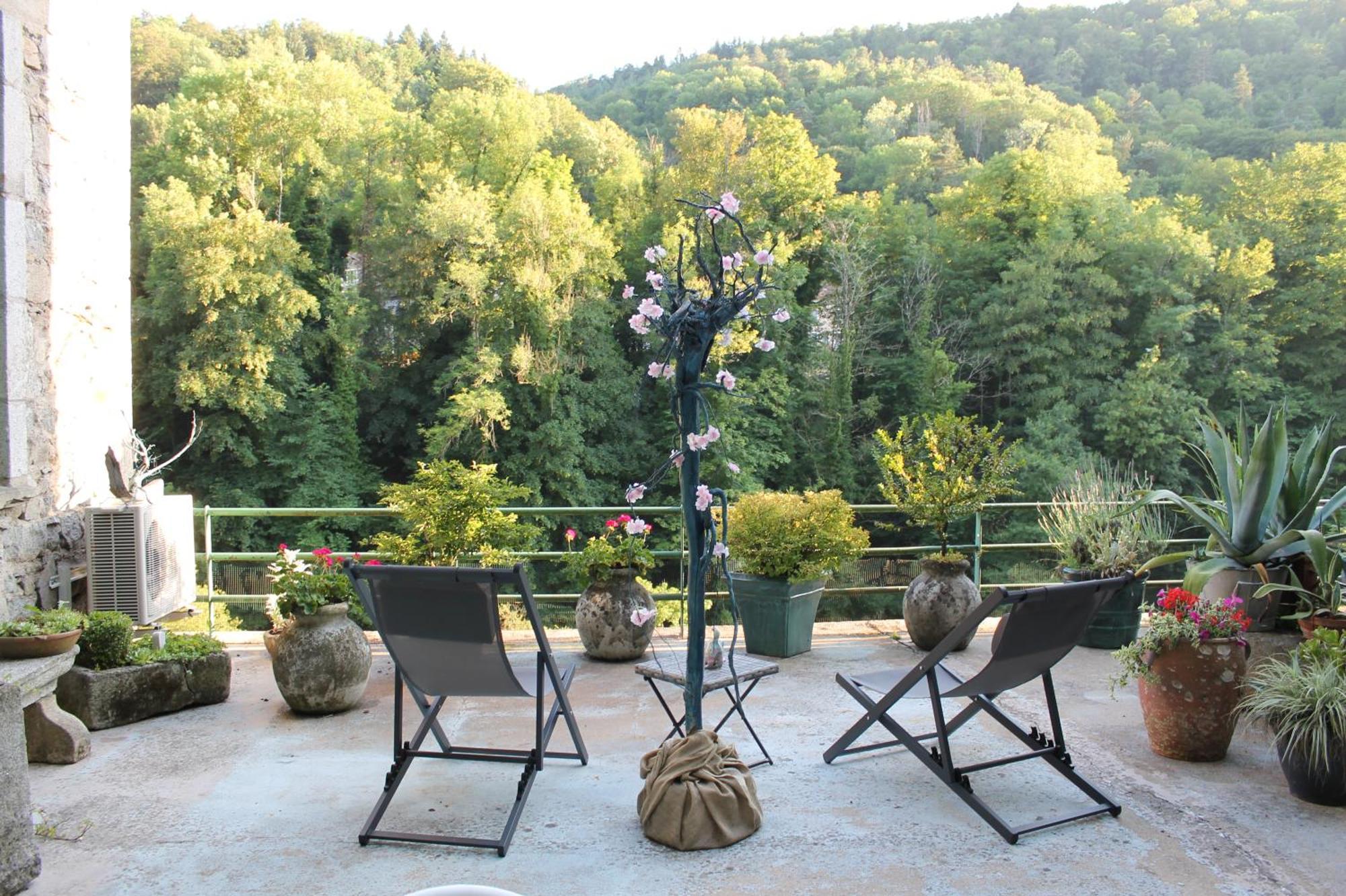 Chambre Bounty, B&B, Cuisine Privee, Lit Queen Size, Terrasse, Parking, Garage Olliergues 外观 照片