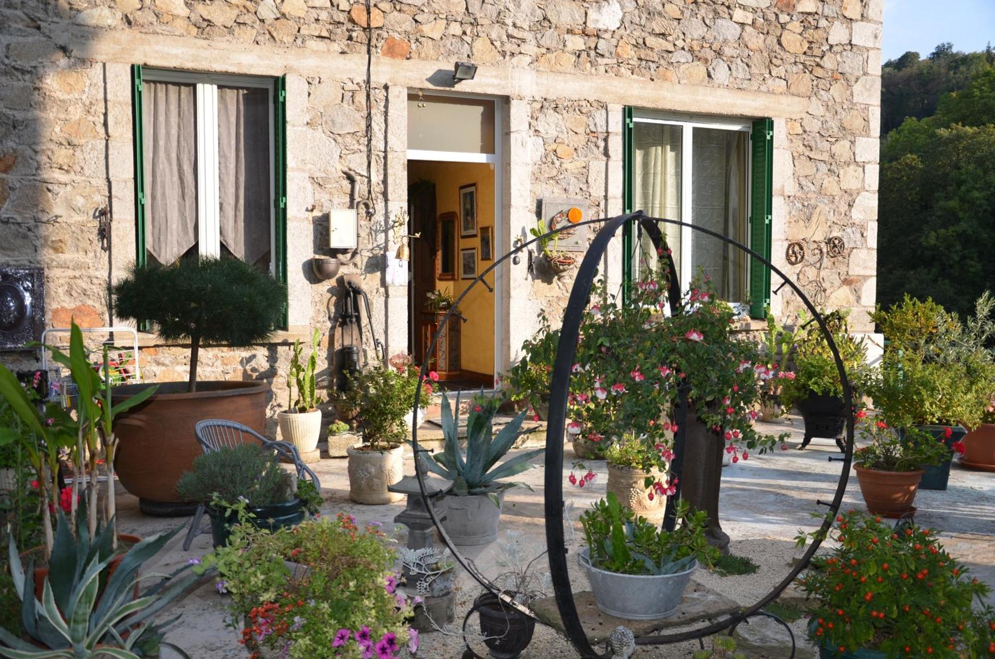 Chambre Bounty, B&B, Cuisine Privee, Lit Queen Size, Terrasse, Parking, Garage Olliergues 外观 照片