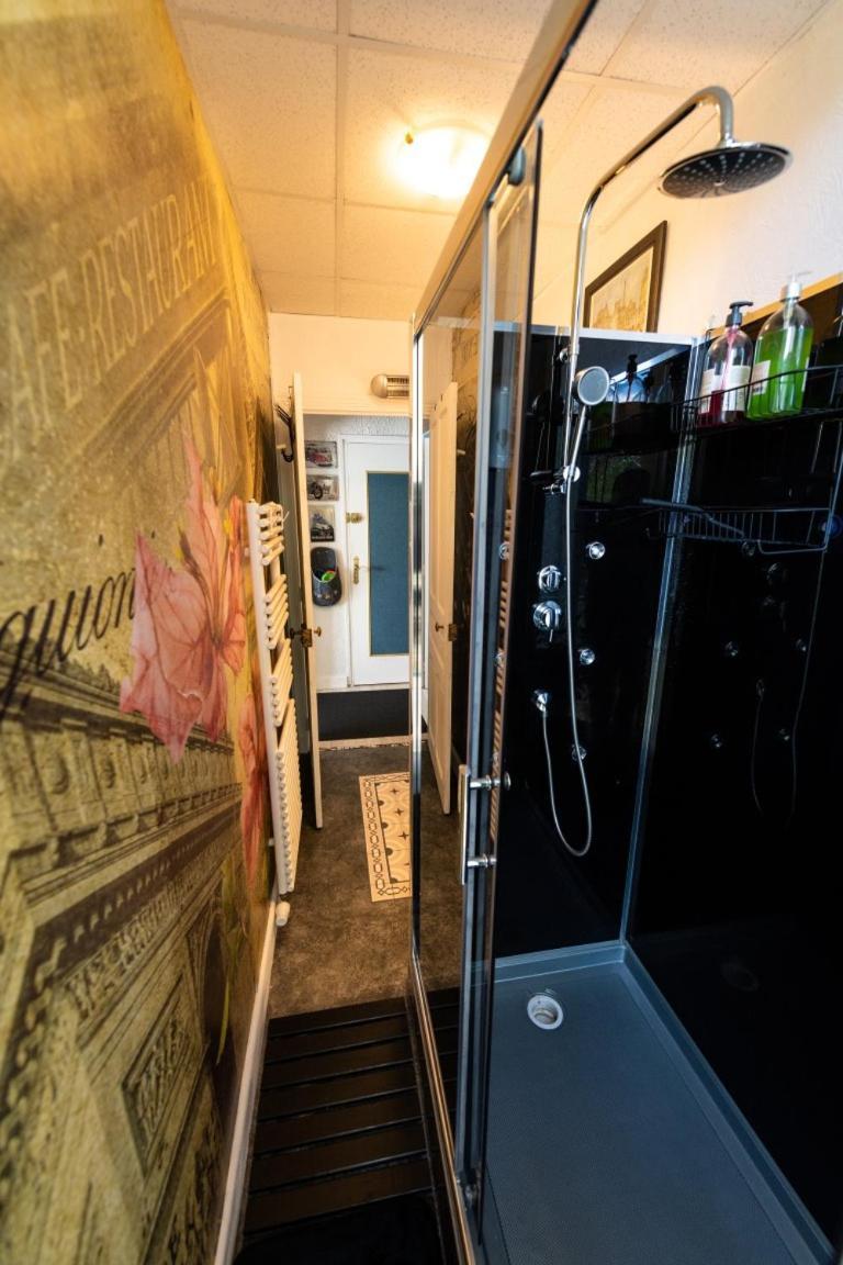 Chambre Bounty, B&B, Cuisine Privee, Lit Queen Size, Terrasse, Parking, Garage Olliergues 外观 照片